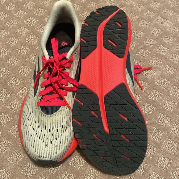 Brooks Hyperion Tempo running shoes. Size 7B. Slightly worn - Picture 2 of 4
